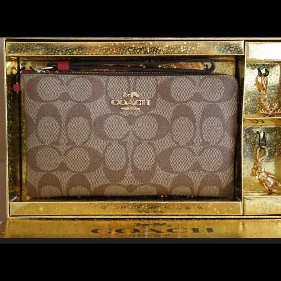 Coach Boxed Large Corner Zip Wristlet In Signature - Picture 5 of 15